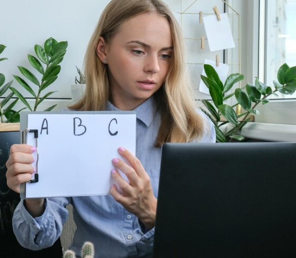 Ограничения больших языковых моделей в качественных исследованиях