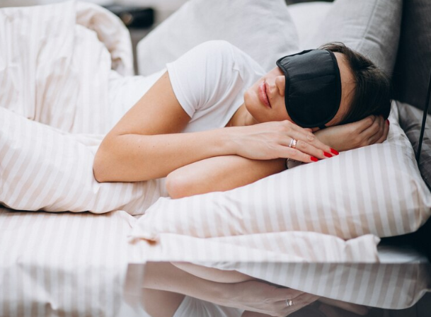 Названы эффективные советы, которые улучшат качество сна и помогут похудеть