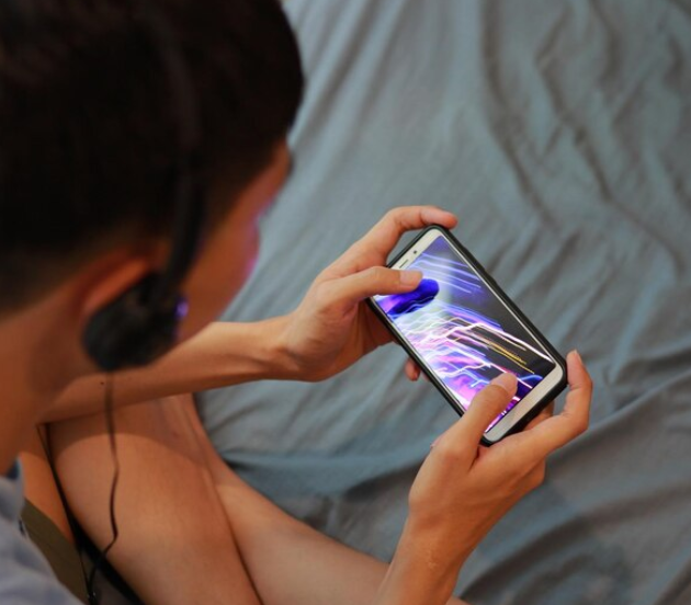 Fortnite вернулась в App Store на iPhone после судебного решения Fortnite вернулась в App Store на iPhone после судебного решения
