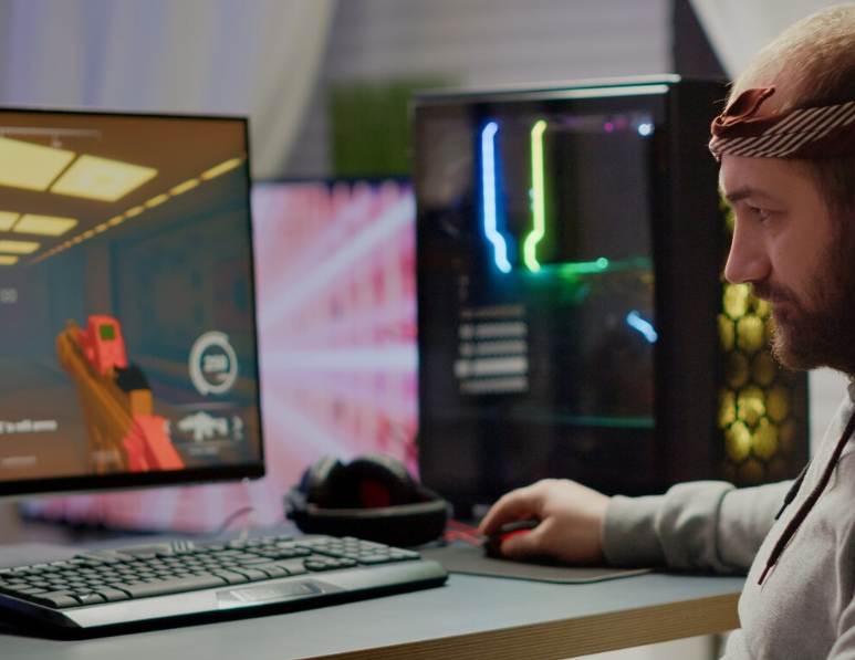 Bazzite против Windows: анализ производительности ASUS ROG Ally X
