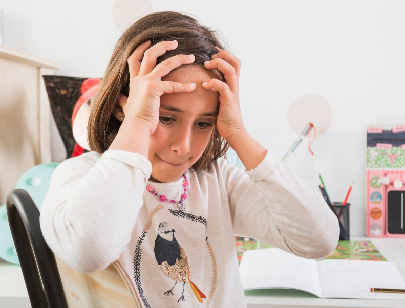 Исследование: как активность мозга влияет на тревожность у подростков